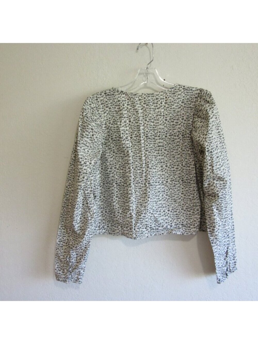 Black & White Puffy Long Sleeve Crop Top Blouse - Picture 2 of 2